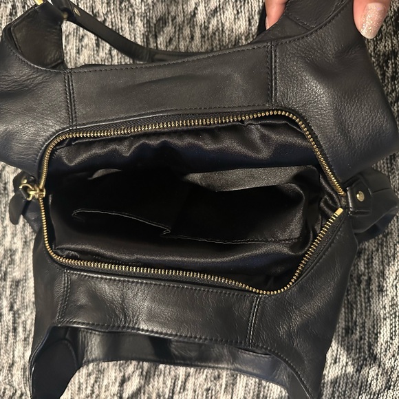 Black Leather Shoulder Bag - Picture 6 of 11